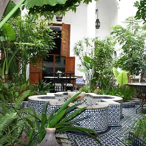 Riad Lune Et Soleil